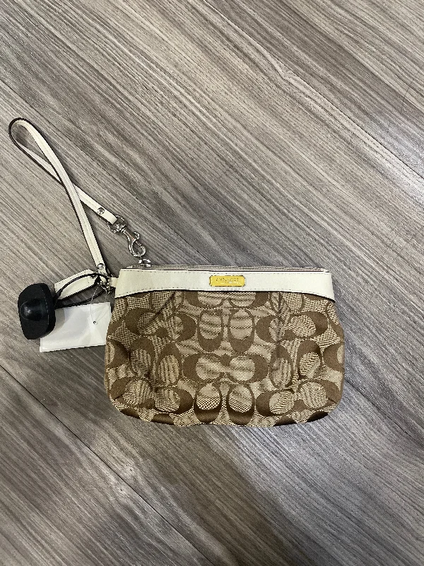 Wristlet Designer By Coach, Size: Medium